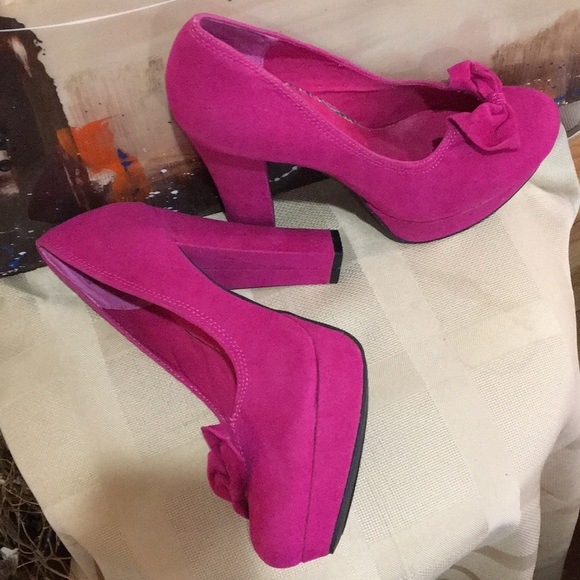 Shoes - Picture 3 of 3